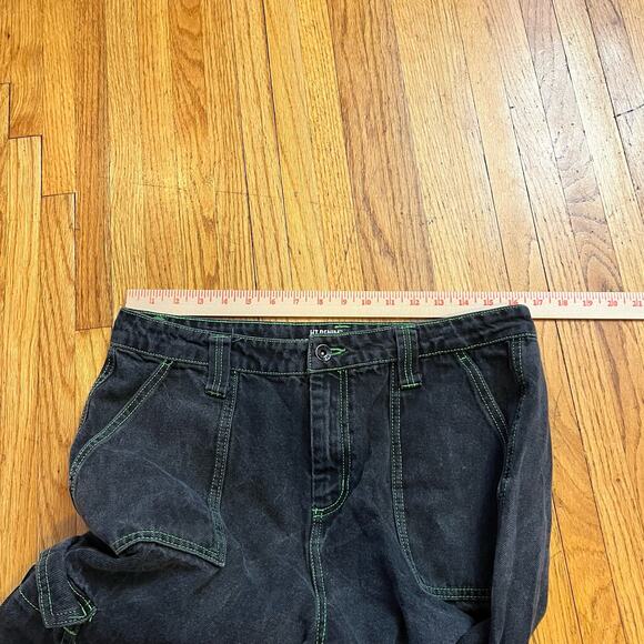 Hot Topic Jeans Womens 13 Hi Rise Carpenter Cargo Fadded Black Lime Stitching - Picture 7 of 10